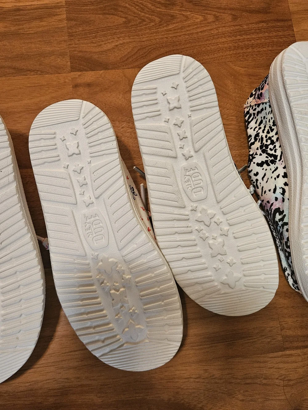 Hey Dude BRAND NEW Kids' Lightweight Slip-On Shoes Leopard and White with Hearts